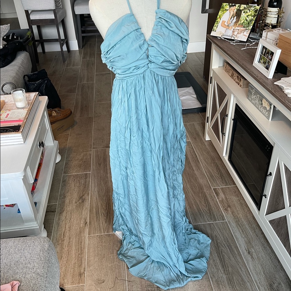 Lulus maxi dress perfect for a beach wedding